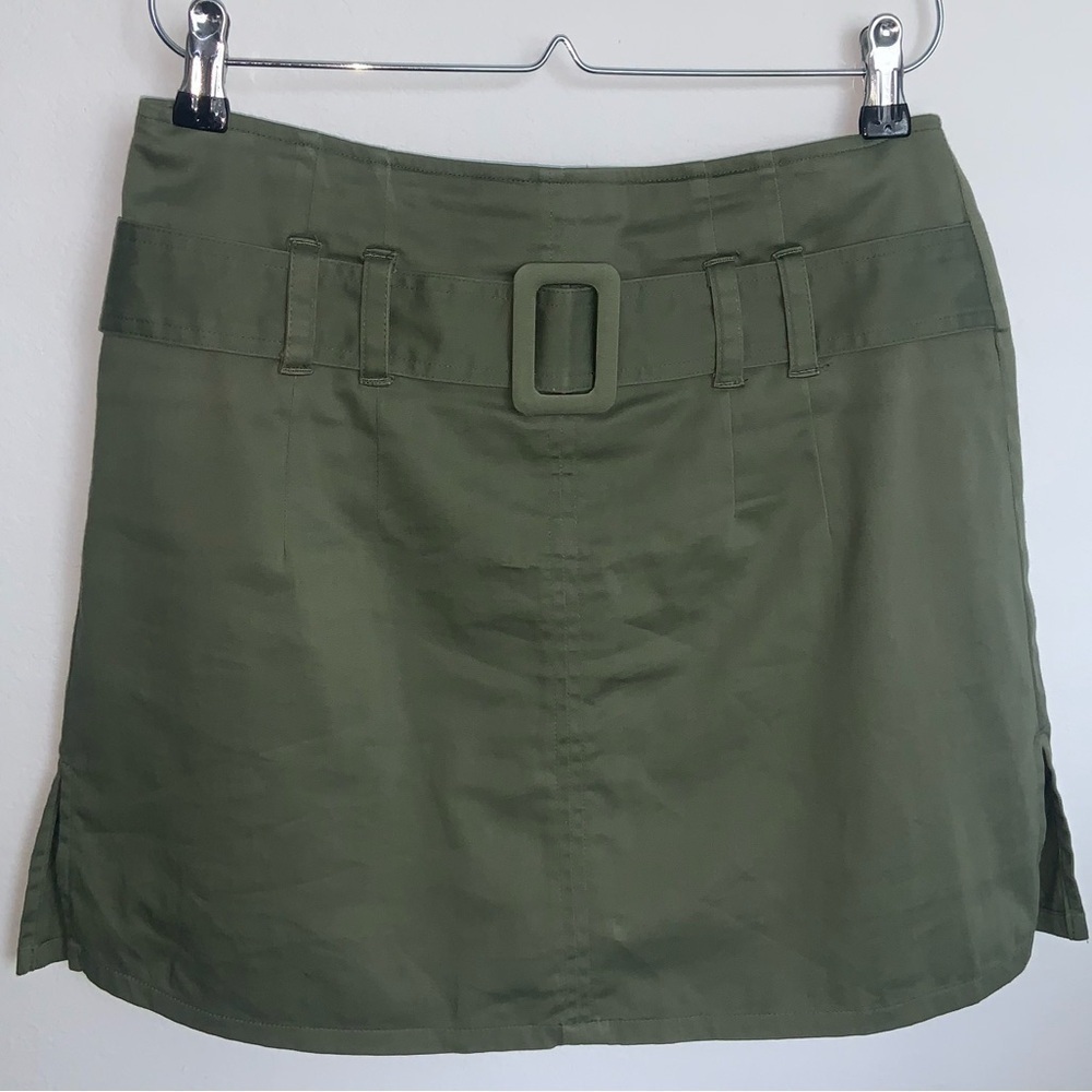 Y2K Buckle Mini Skort Women’s 4 Army Green - Picture 5 of 15